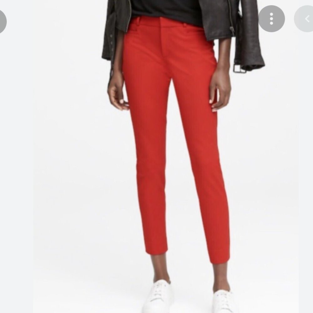 Gap slim cropped pants, size 6 is true size, like new & comfy slacks.